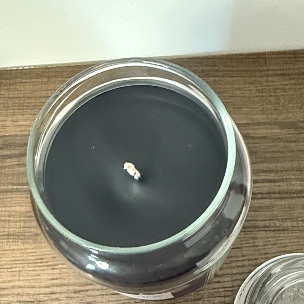 Yankee Candle Midsummer's Night Midnight Black Jar - Picture 2 of 3